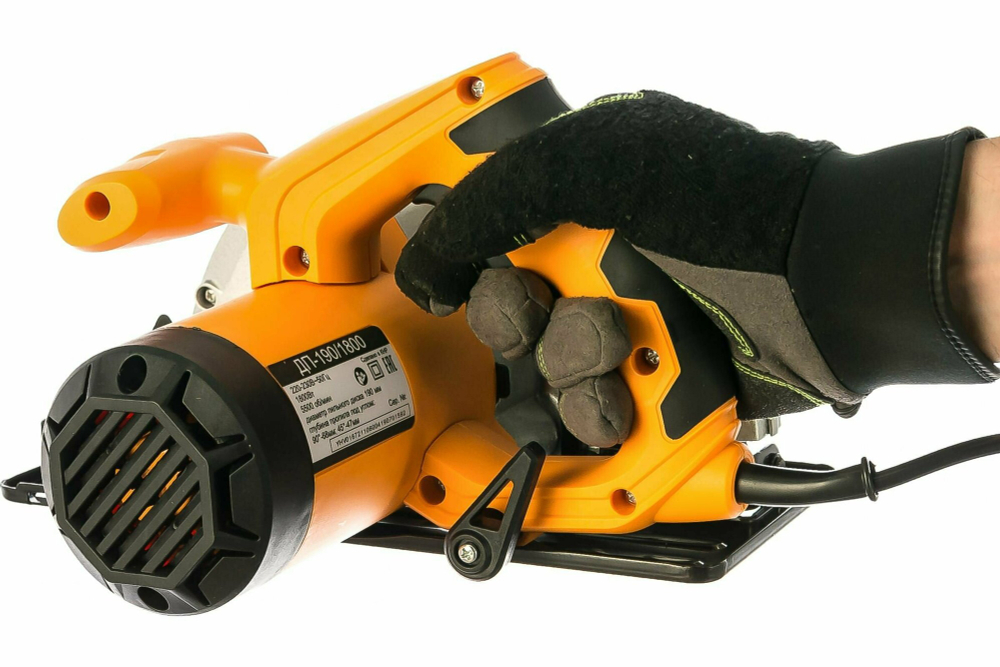 Дисковая пила ВИХРЬ ДП-190/1800