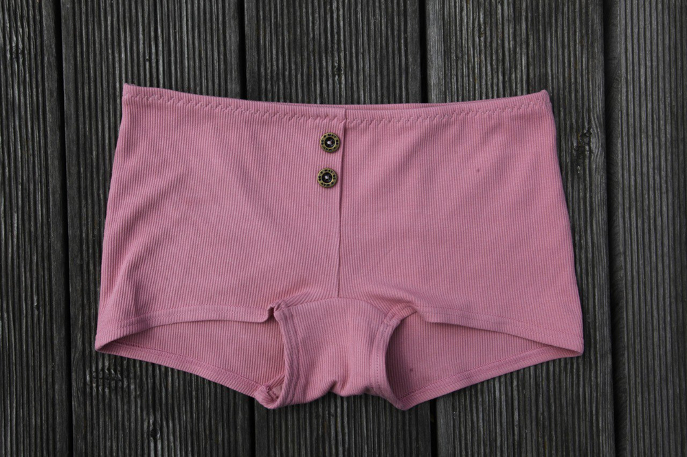 Rose Button. Шортики с пуговицами