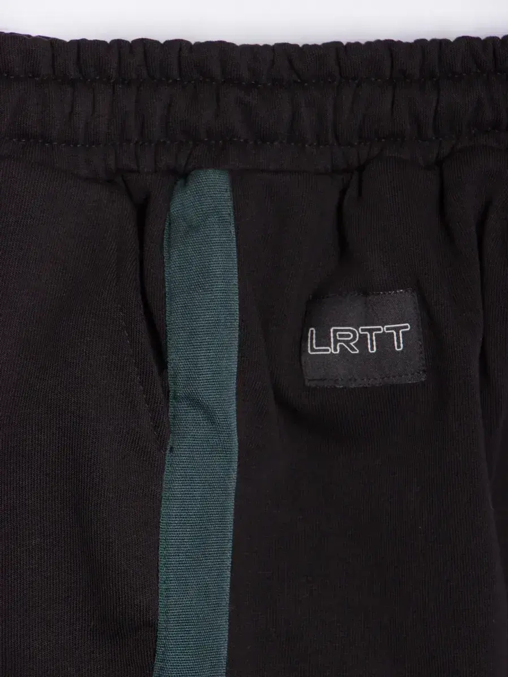 Спортивные шорты для мальчика на лето