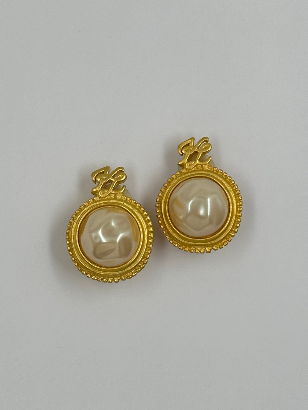 Клипсы с «жемчугом» Karl Lagerfeld