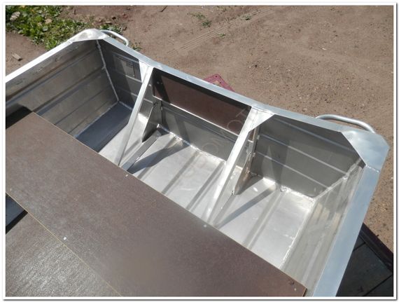 Алюминиевая лодка Вятка Профи 38