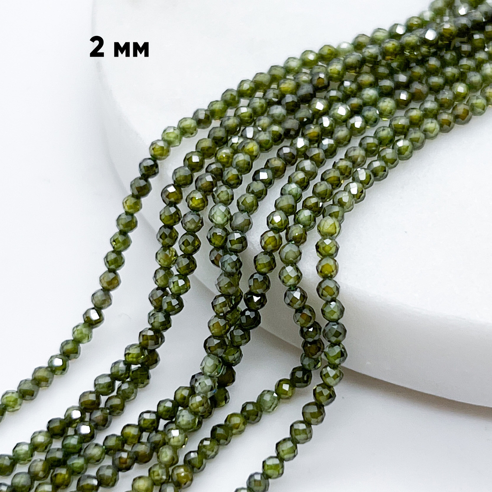 Фианит (кубический цирконий), цвет оливковый, размер 2 мм, цена за нить около 195 шт (38 см)