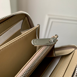 Louis Vuitton Zippy Wallet