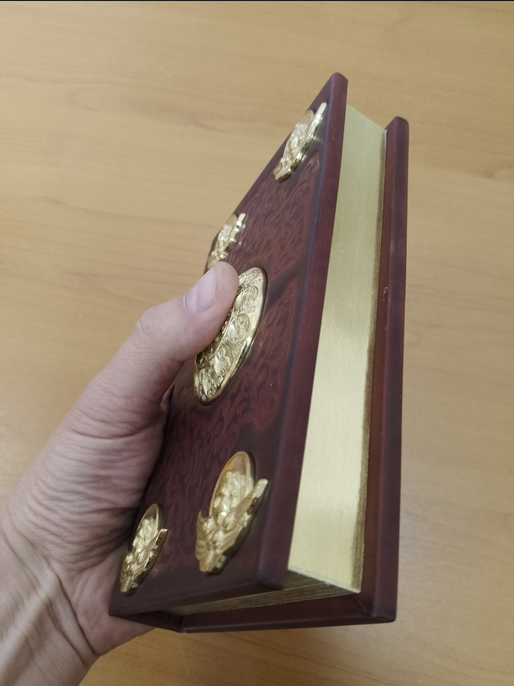 "Православный Молитвослов" Книга подарочная в кожаном переплете с литьем