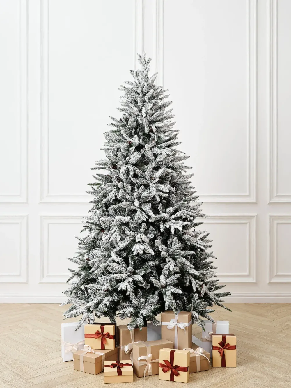 Заснеженная елка с шишками «ile Grande» (Литая+пвх) от 1,8 м до 2,7 м