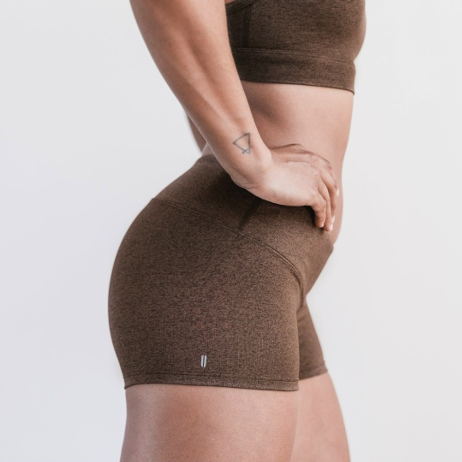 Шорты NOBULL бежевые 2 дюйма