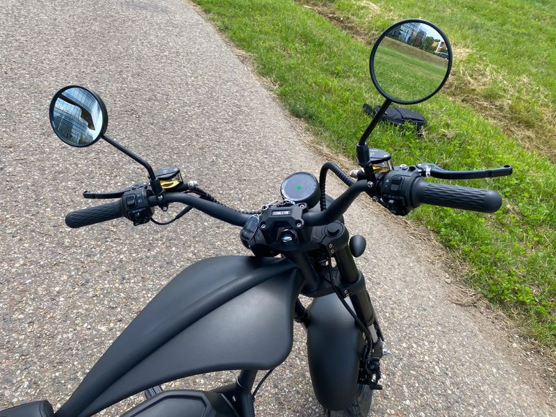 Электрический скутер Mangosteen M1PS Khight 60V2000W50A (В НАЛИЧИИ)