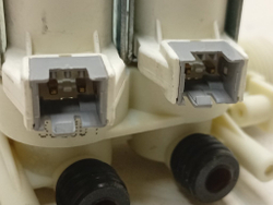 WISL103 кт63 Клапан подачи воды для стиральной машины Indesit 33506 б/у