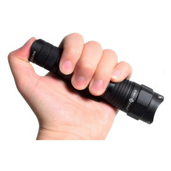 Фонарь Sightmark Q5 Triple Duty Tactical — наличие клипсы для ношения на ремне или снаряжении, повышающее удобство использования в походных и тактических условиях