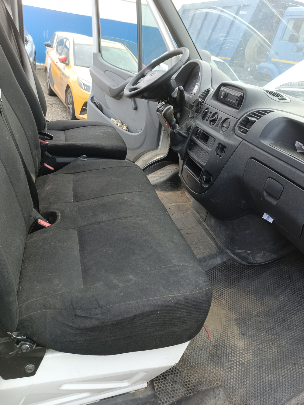 Mercedes-Benz SPRINTER Цельнометаллический 311 (Цельнометаллический, Дизельный, 2,1 л, 109 л.с.)