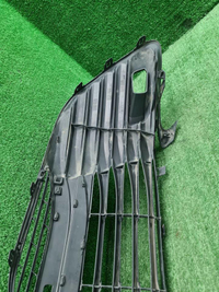 Решетка переднего бампера Toyota Camry xv70 17-21