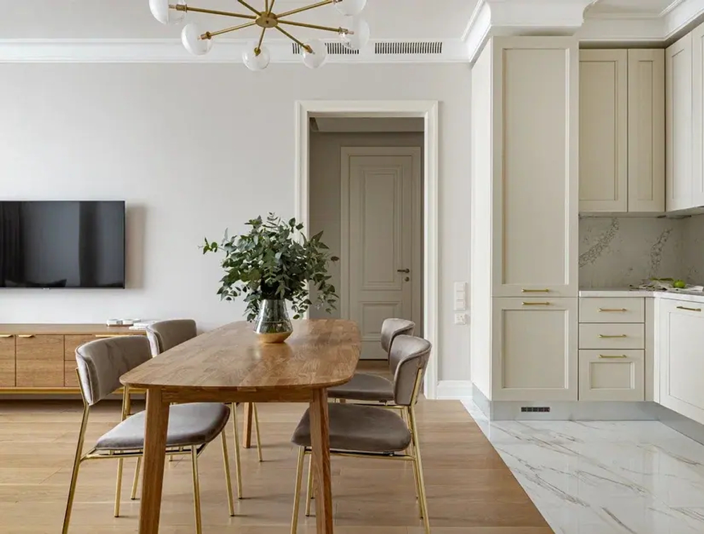 Обеденный стол