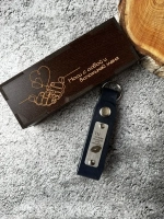Брелок кожаный на ключи с гравировкой
