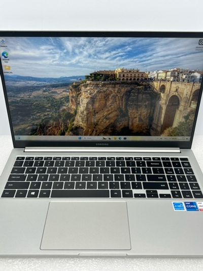 Ноутбук Samsung Galaxy book ( NP750XDA-KD2US) 15.6"/Intel Core i7 1165G7/RAM 16 GB/SSD 256 GB/Intel Iris Xe graphics/1920х1080/IPS/Windows 11/Подсветка кл-ры:LED/серебристый. Состояние: A1