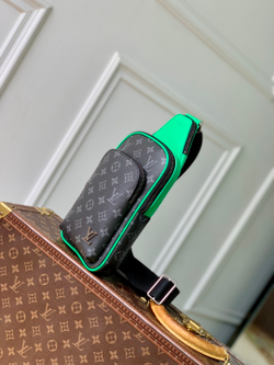 Louis Vuitton Avenue Slingbag PM