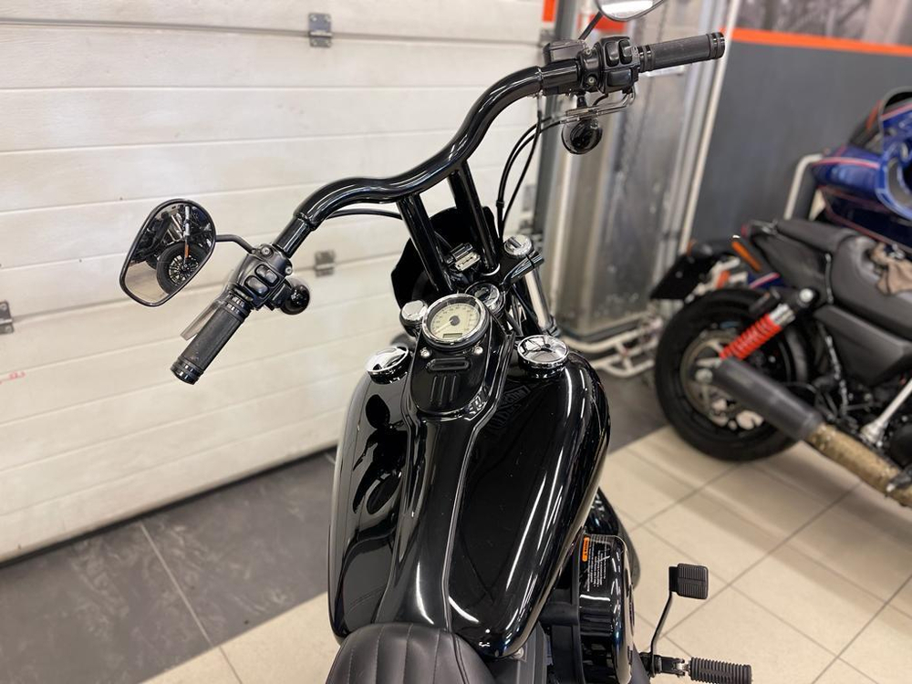 Dyna Street Bob, Harley-Davidson (2009)