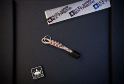 Паракордовый брелок-пуллер