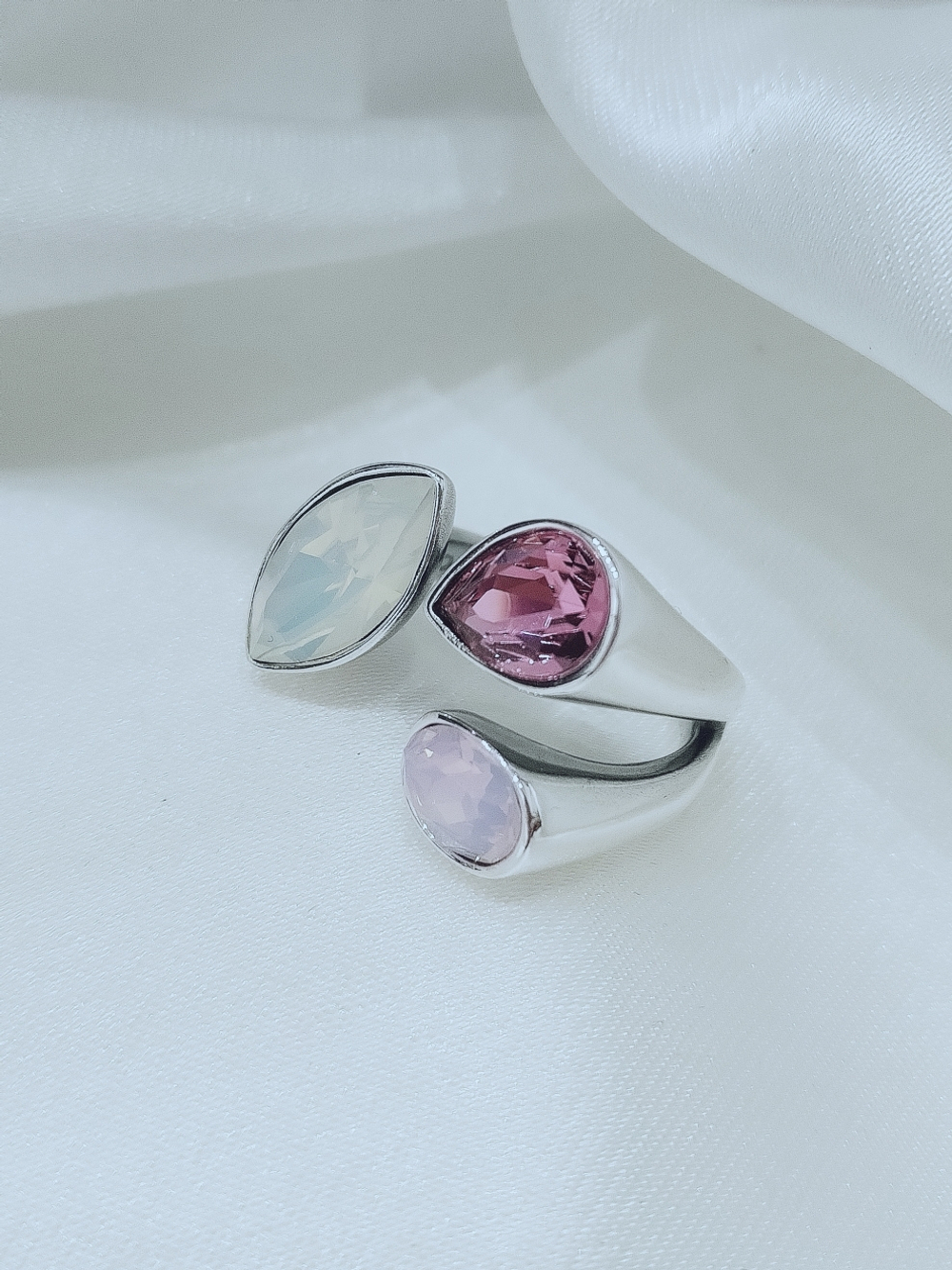 "Шик"  кольцо в серебряном покрытии из коллекции "Подиум" от Jenavi