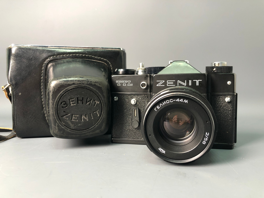 Zenit TTL + Гелиос-44М, диафрагма не до конца закрывается в "прыгающем" режиме.