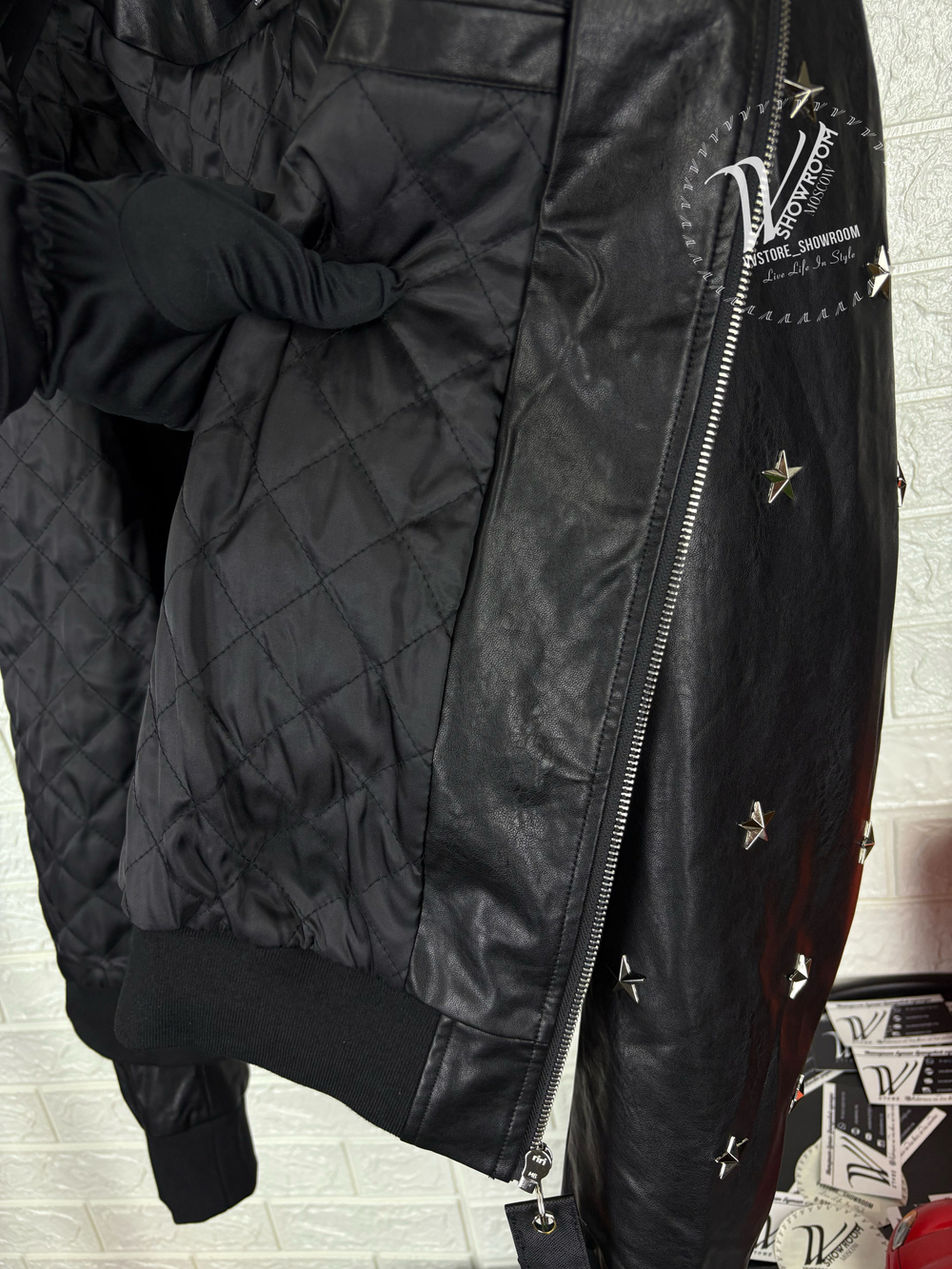 Кожаная куртка Philipp Plein с металлическими звёздами