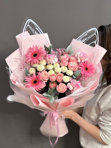 Авторский букет в форме бабочки