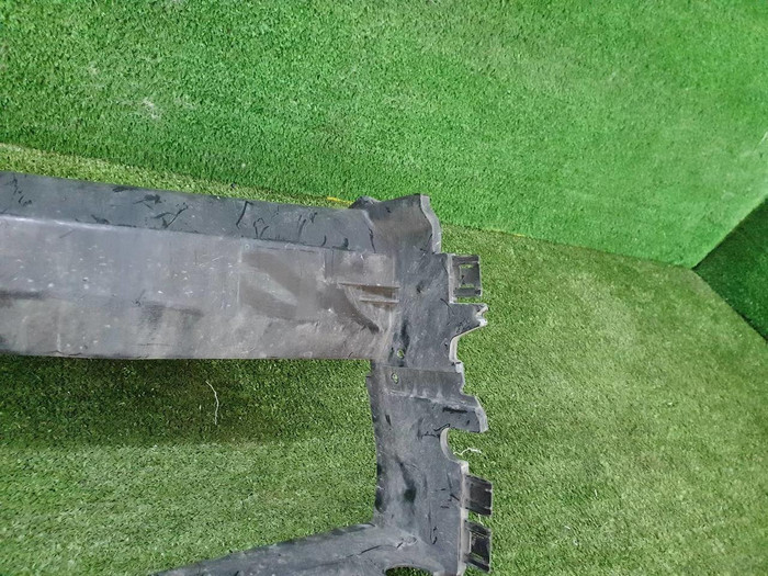 Воздуховод внутренний Porsche Macan (2014-2018)