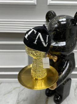 Шапка Velentino