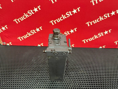 Насос подъема кабины