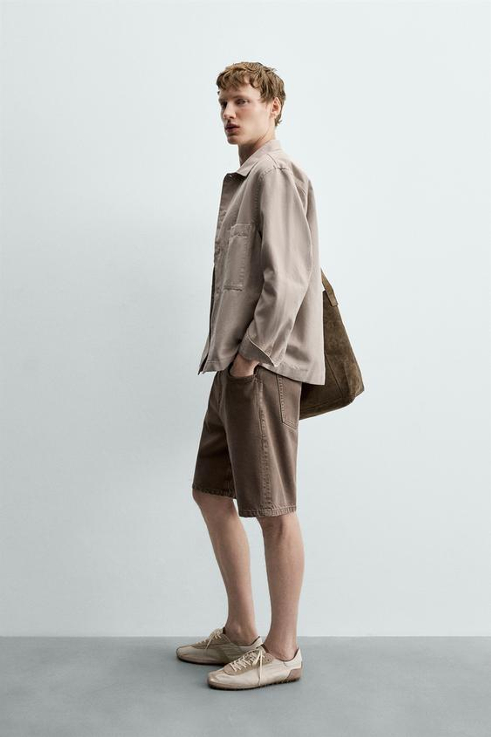 ZARA ДЖИНСОВЫЕ ШОРТЫ RELAXED FIT, КОРИЧНЕВЫЙ