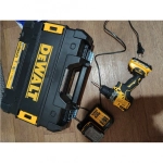 Дрель-шуруповерт бесщеточная аккумуляторная DeWalt DCD701D2-QW