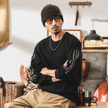 Свитшот мужской три полоски от бренда JAULINO чёрного цвета.