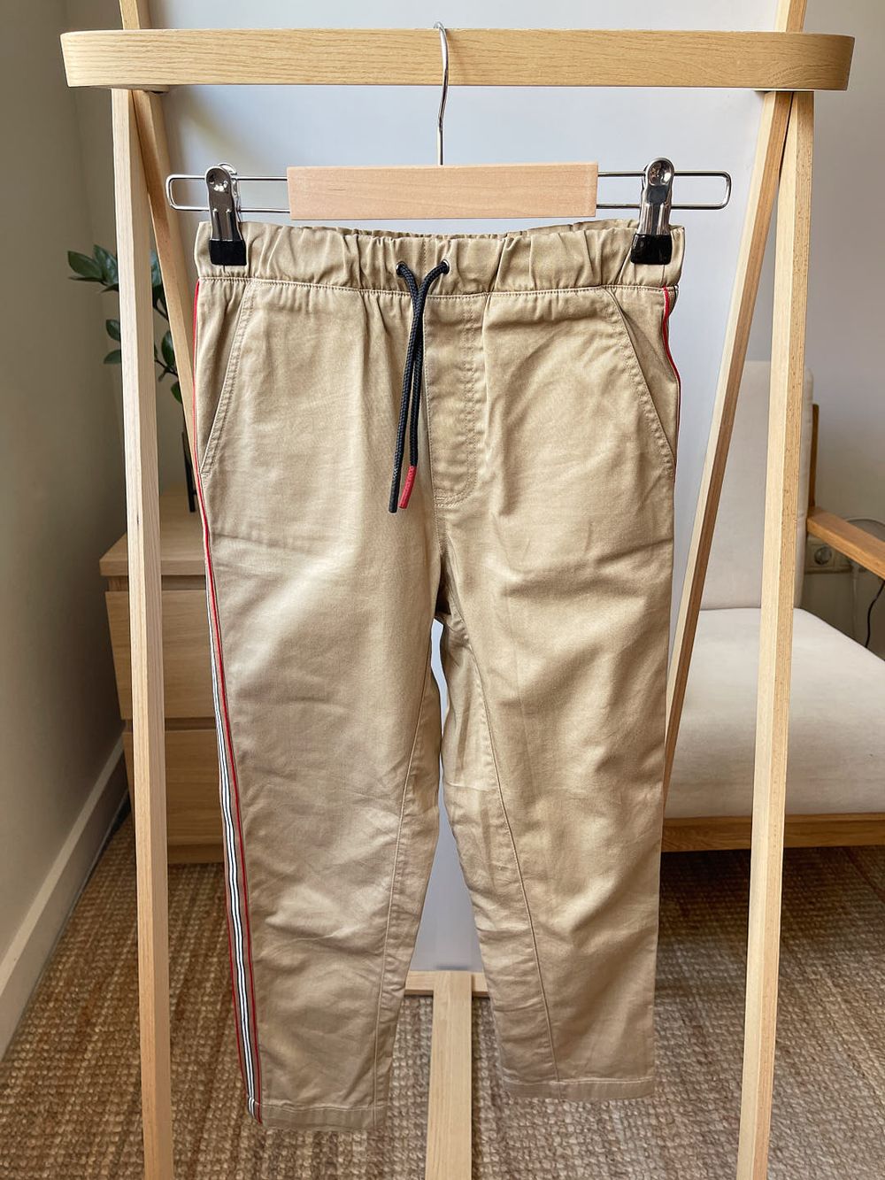 Новые брюки Burberry, 128