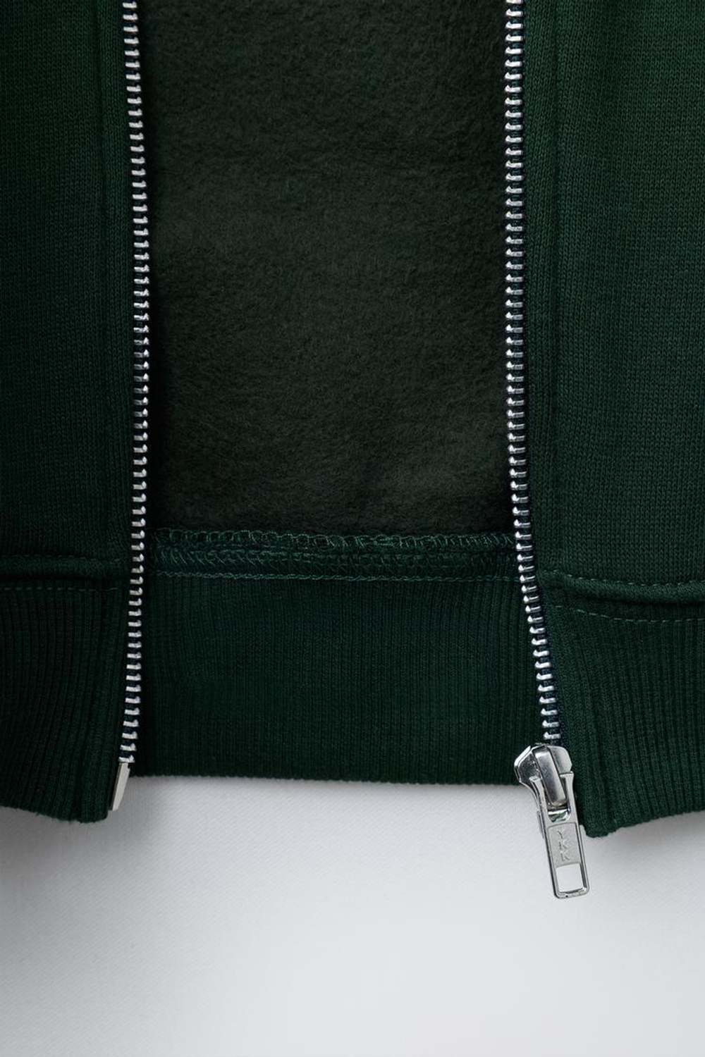 ZARA ТОЛСТОВКА НА МОЛНИИ С НАДПИСЬЮ, ЗЕЛЕНЫЙ