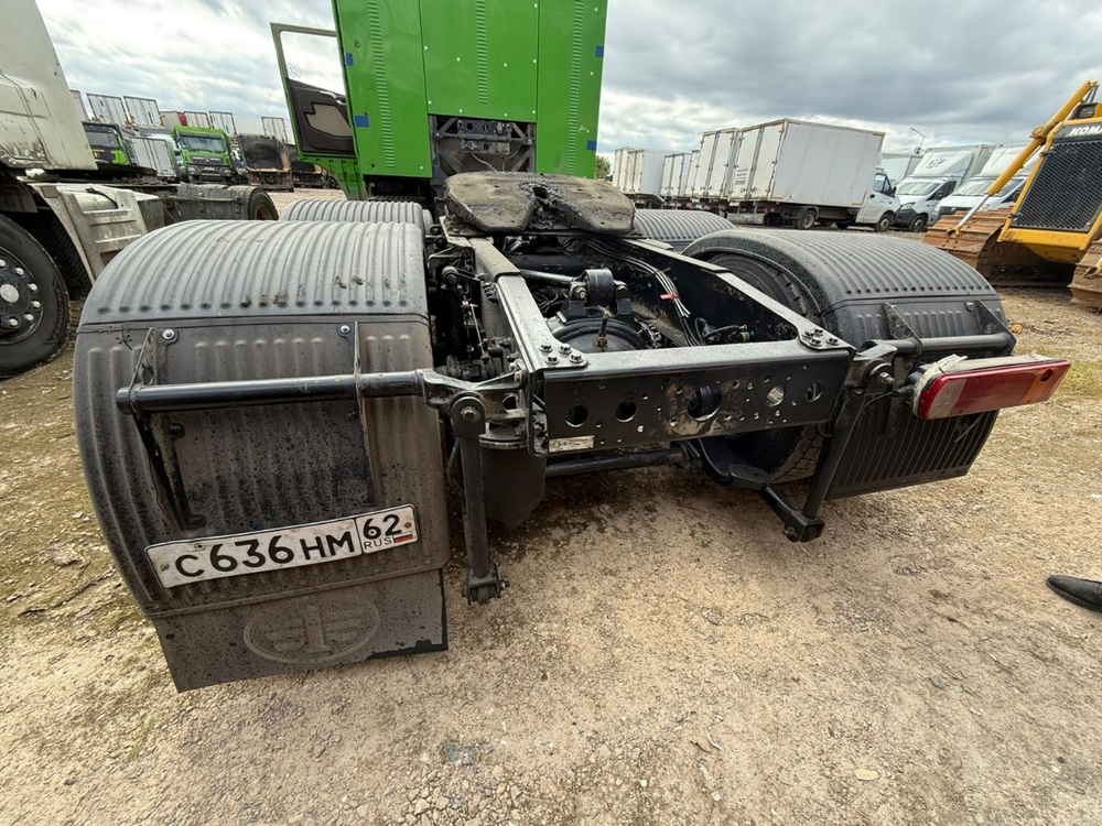 FAW JH6 6x4 Седельный тягач CA4250P25K15T1NE5A80 (Газовый, 12,5 л, 430 л.с., МТ)