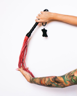 Черно-красная плеть Scandal из натуральной кожи - 60 см. (Цвет: черный)