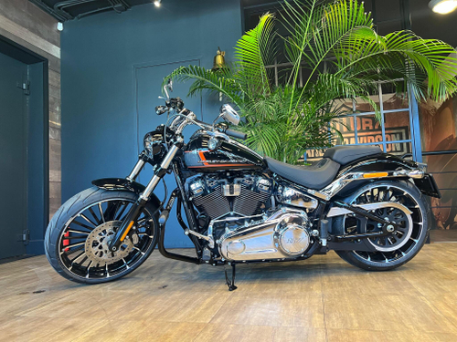 Harley-Davidson BREAKOUT 117 2023