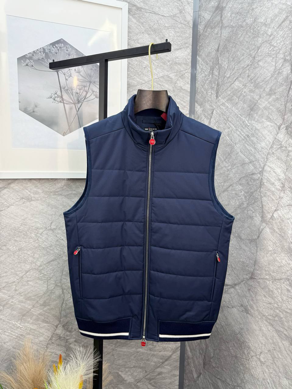 Безрукавка Kiton