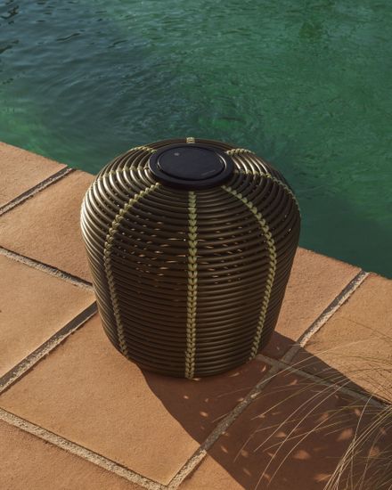 Уличный светильник Garoina солнечных батареях из искусственного ротанга зеленого цвета, 35 см