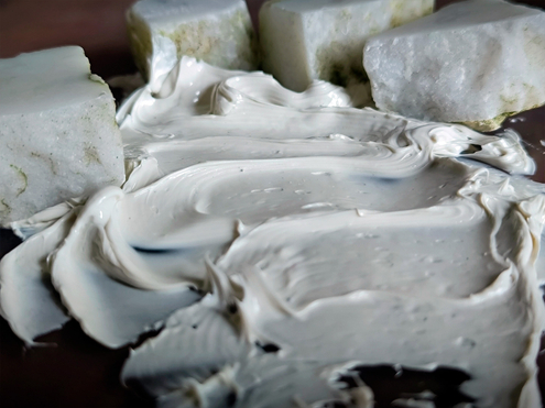 Кальцит в масляных красках: влияние на свойства и техника применения