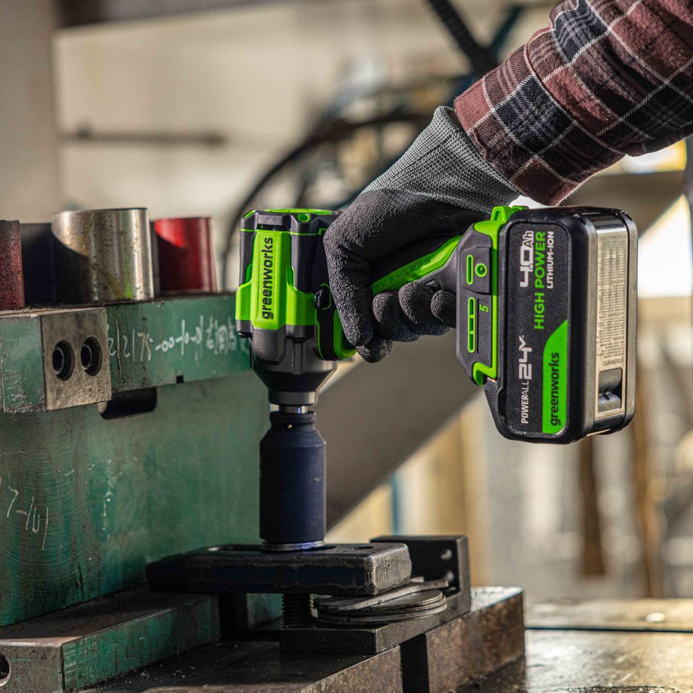 Гайковерт ударный акк. Greenworks IW5500, 24V, б/щет, 1/2'', 500Нм, 3 режима, 1х4Ач,ЗУ,кор (3805007CUB)