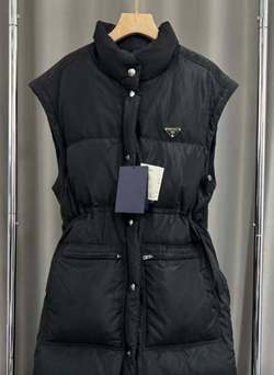Пуховик Prada