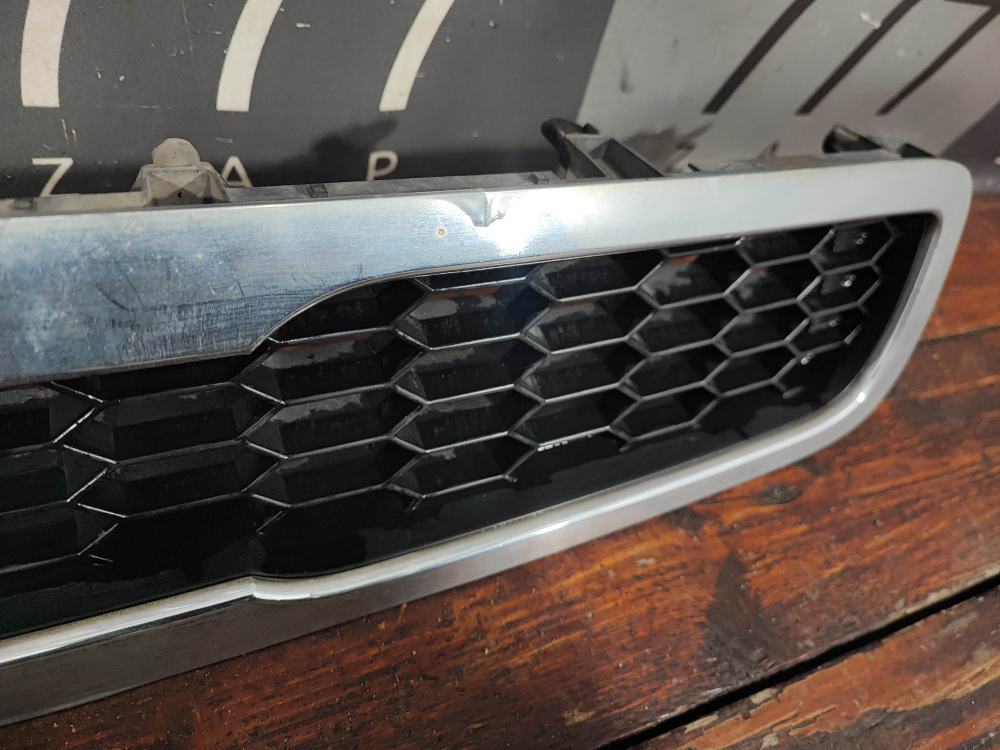 Решетка радиатора Kia Soul 1 (AM) 08-11 Б/У Оригинал 863502K050