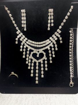 Комплект украшений, 4 предмета