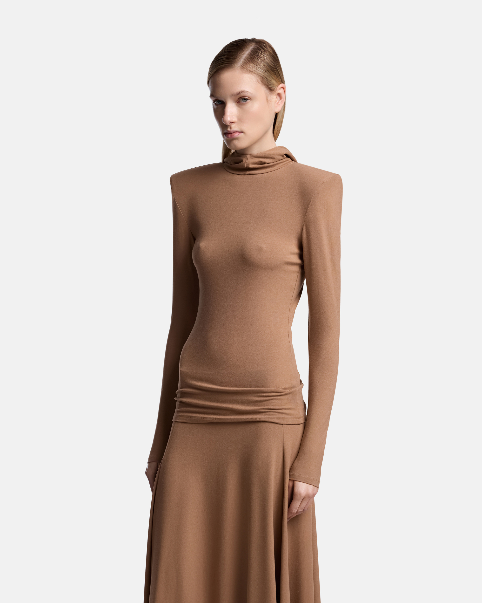 ЛОНГСЛИВ С КАПЮШОНОМ ИЗ ТРИКОТАЖА