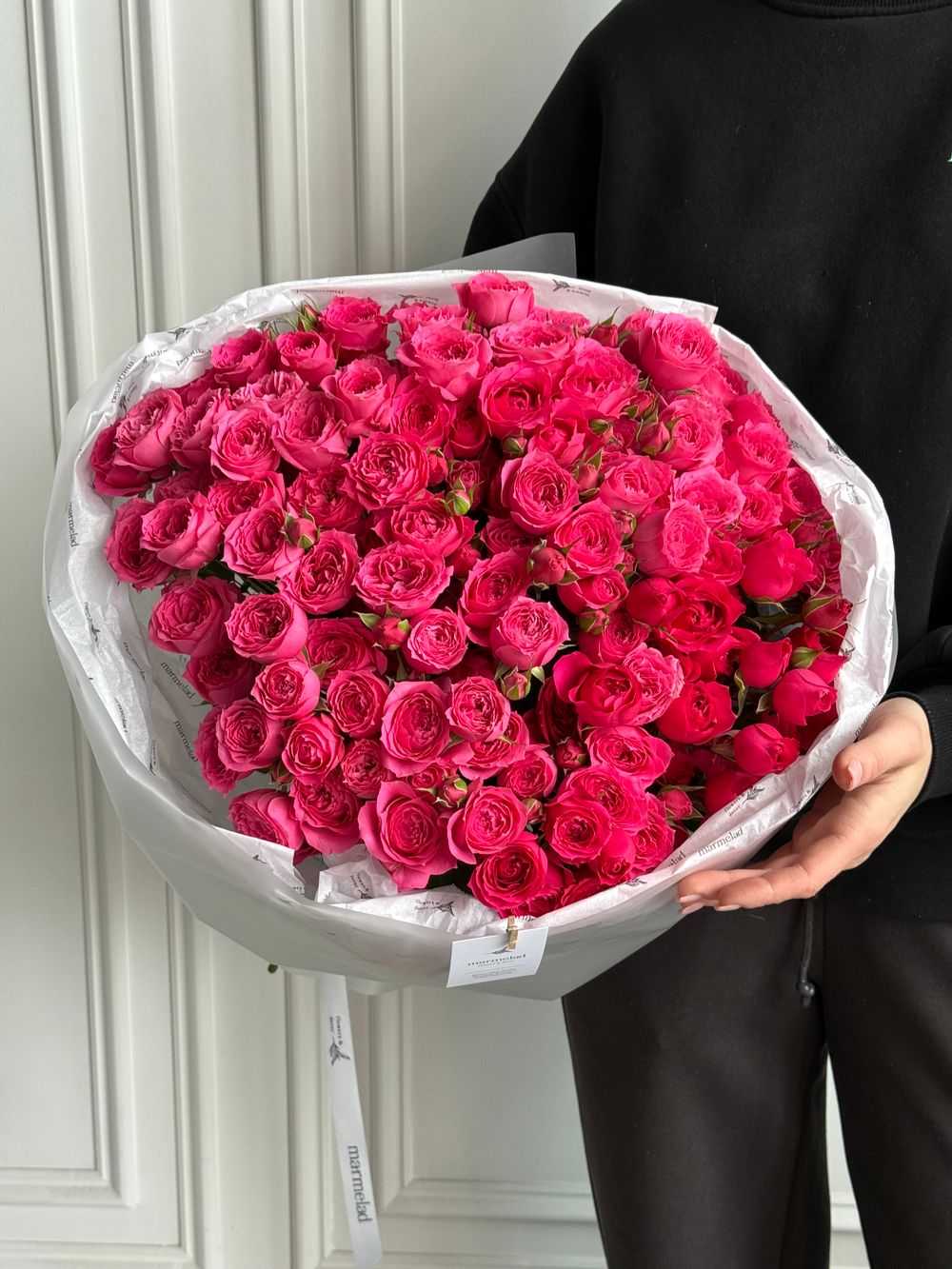 Букет моно из кустовых роз 25 шт