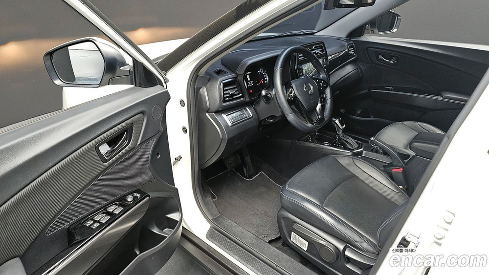 KG Mobility (Ssangyong) Very New Tivoli Бензин 1.5 2WD (03.2020)