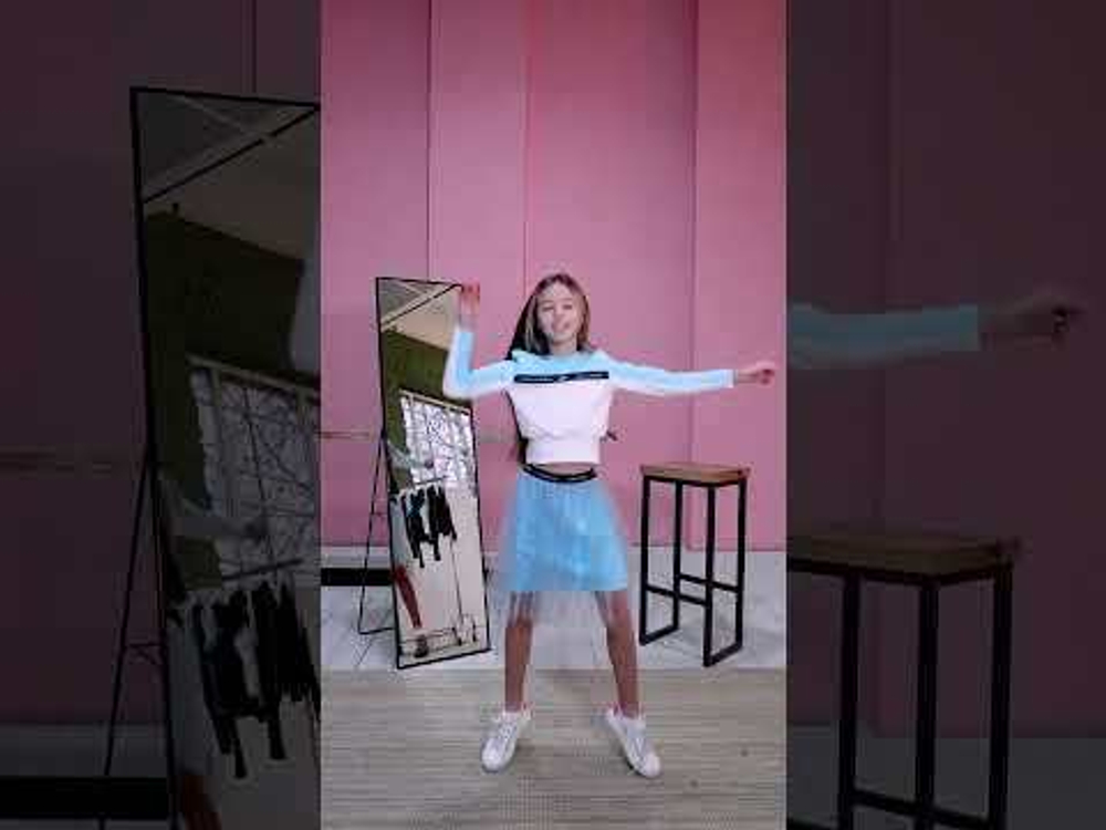 Укороченный двухцветный кроп-топ