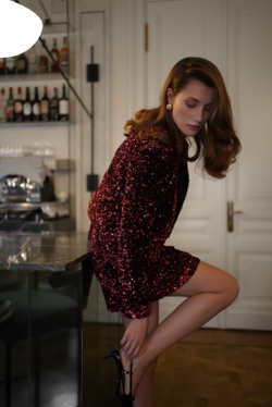 Жакет из пайеток красный