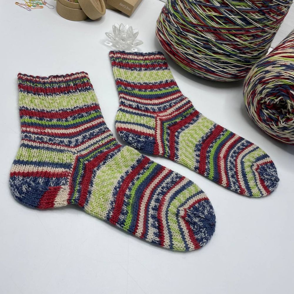 Носочная пряжа D&G YARN 75% меринос супервош 25% полиамид