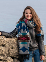 Палантин теплый с орнаментом Навахо